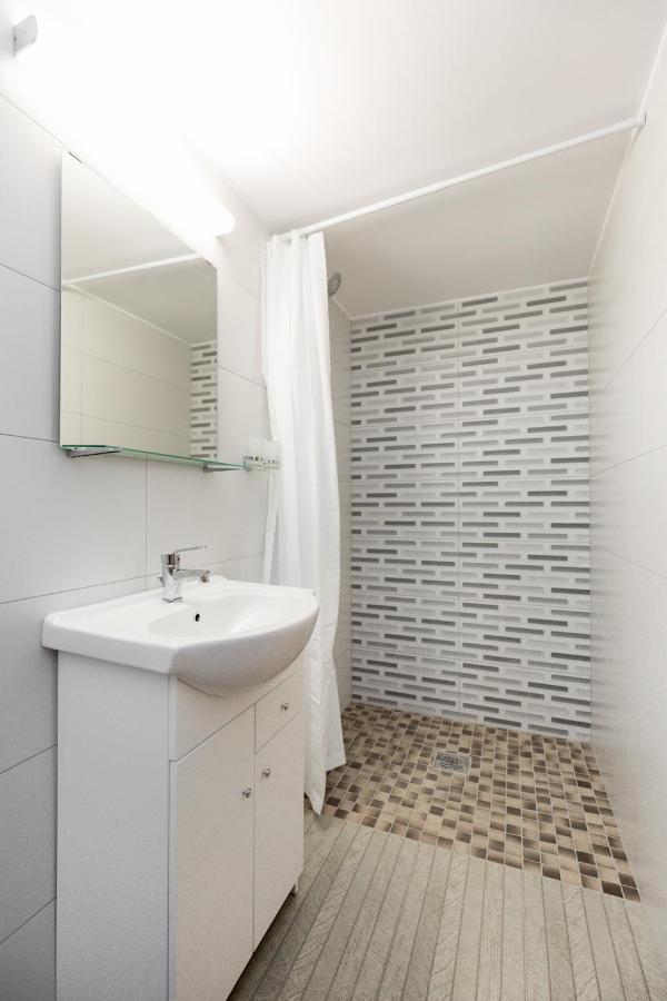 Minimalist Styled Tiny Ap @New York Cafe Apartment Budapest Luaran gambar